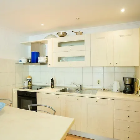 Central Apartment Apartman